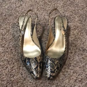 Bandolino Black and Tan reptile print pumps